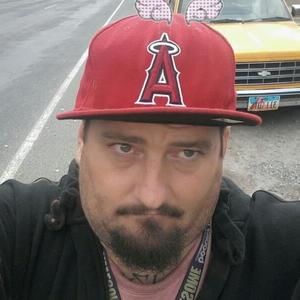 Meet your Posher, Travis wade